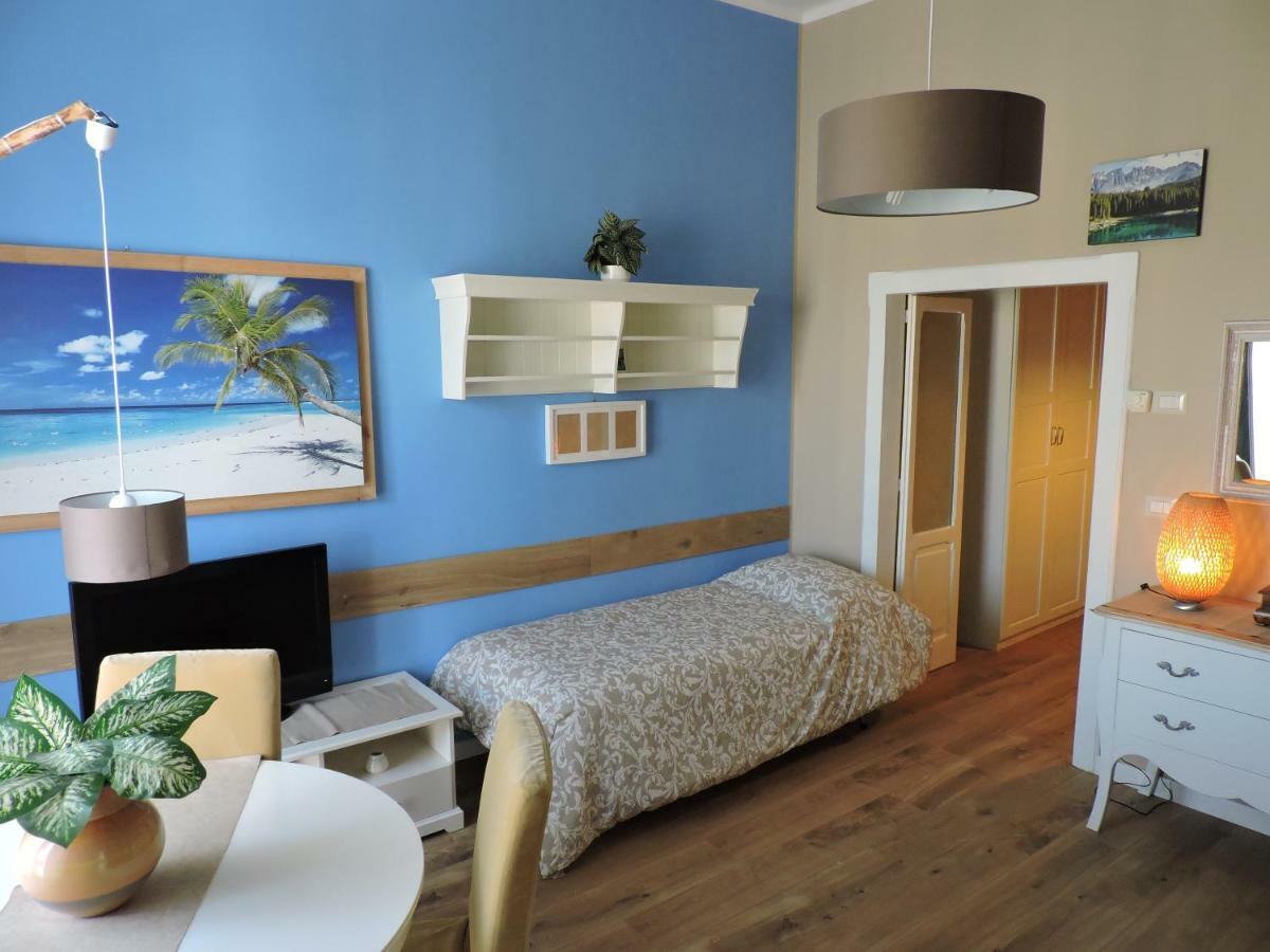 Hotel Dimora Elizabeth à Modugno Extérieur photo